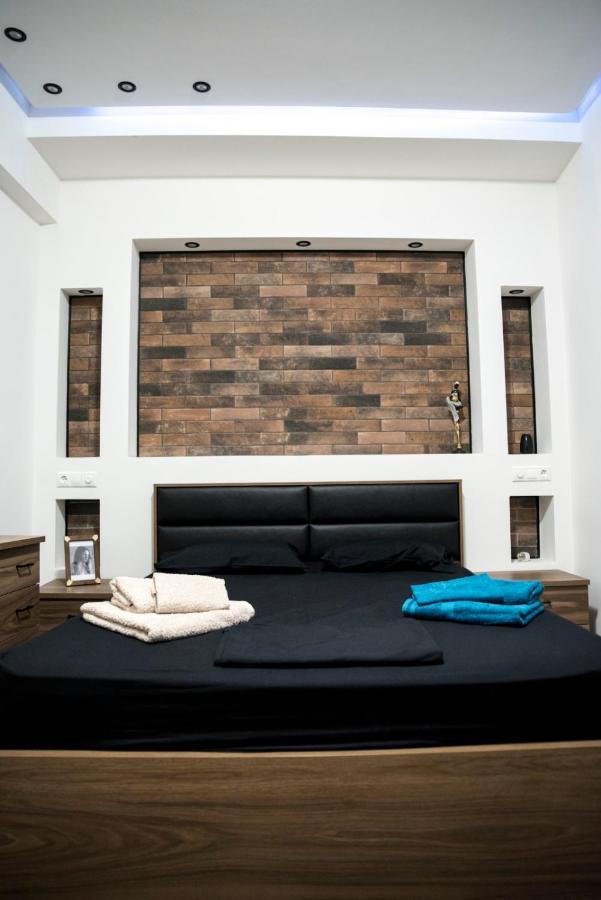 Luxurious Apartment In The Heart Of Town ! Loutráki Exterior foto